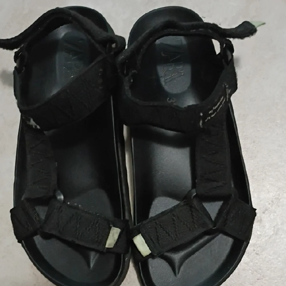 Zara Charcoal Textured Sandals